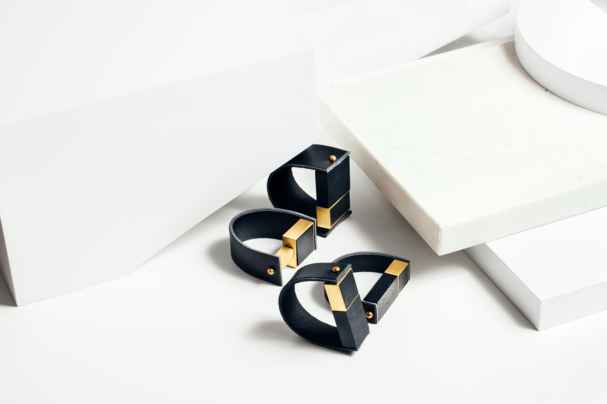 black and gold rulons